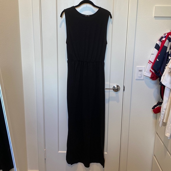H&M Dresses & Skirts - Black Sleeveless Full Length Mock Neck H&M Maxi Dress